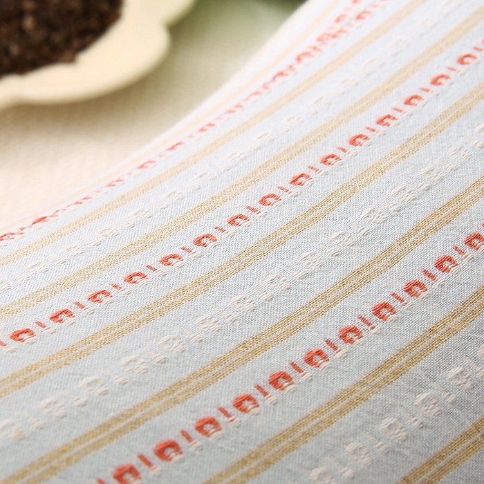 91家纺网 家纺一手货源 找家纺 金牛枕芯 2025新款全棉3d条纹荞麦枕头枕芯圆柱护颈枕 灰色