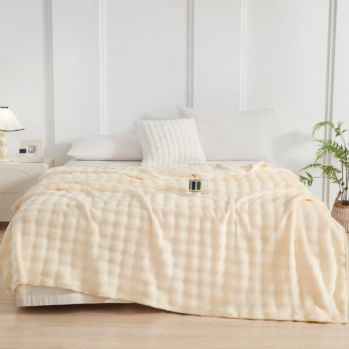 91家纺网 家纺一手货源 找家纺 肖恩毯业 2025新款托斯卡纳兔毛绒炫彩毛毯泡泡绒牛奶绒毯沙发盖毯跨境专供外贸出口可定制尺寸量大可谈 炫彩米白