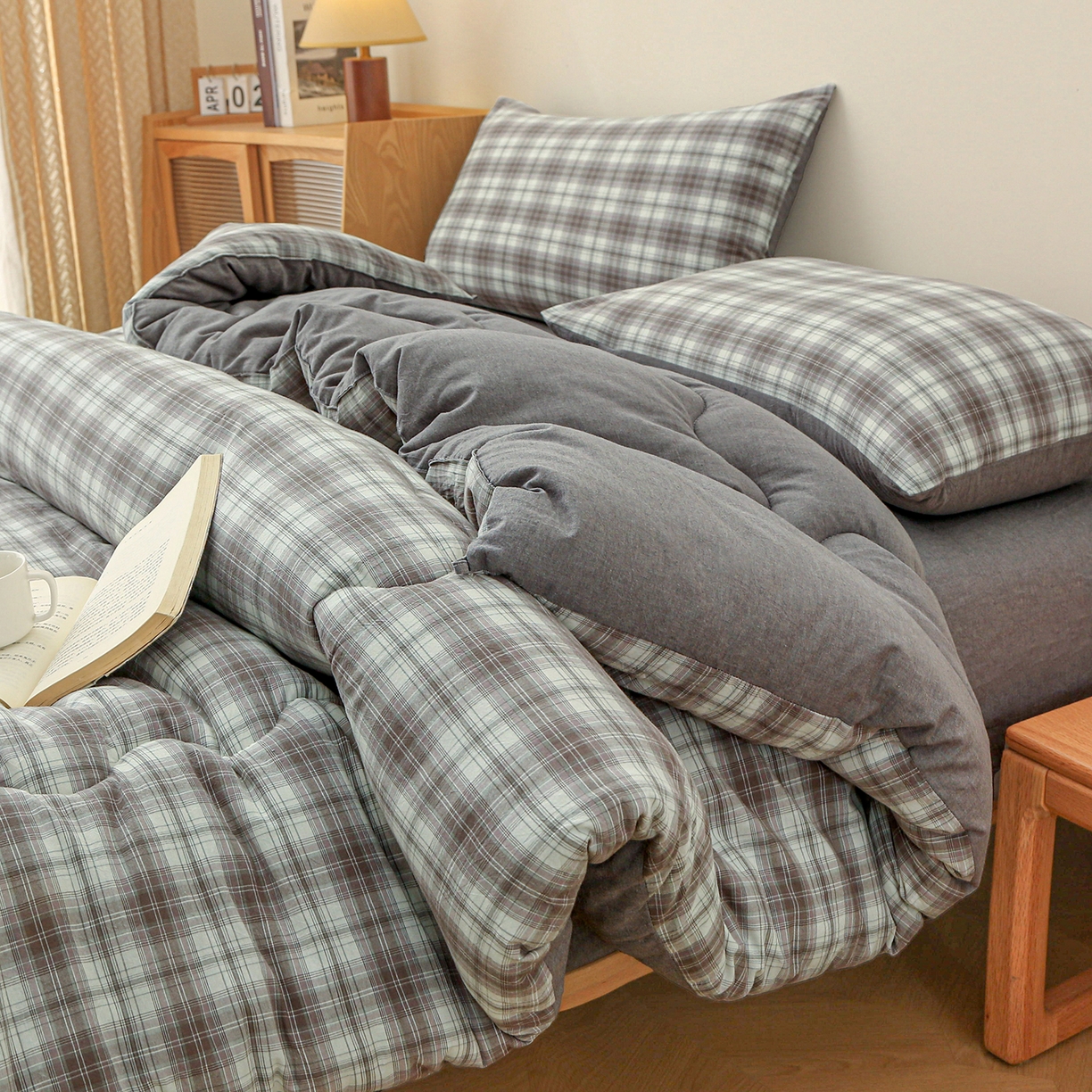 91家纺网 家纺一手货源 找家纺 牛魔王家居 2025新款水洗棉格子冬被春秋被纤维被被子 艾琳-灰