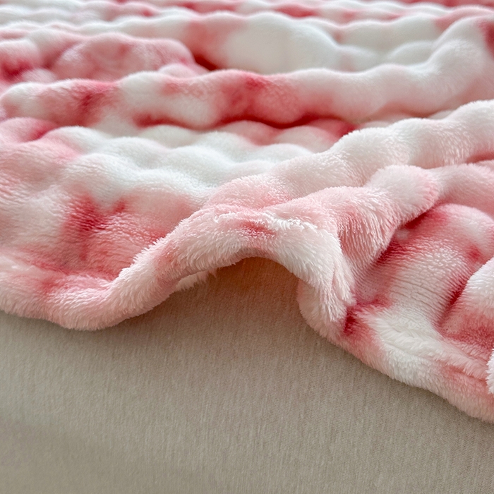 91家纺网 家纺一手货源 找家纺 （总）肖恩毯业 2025新款托斯卡纳兔毛绒炫彩毛毯泡泡绒牛奶绒毯沙发盖毯跨境专供外贸出口可定制尺寸量大可谈