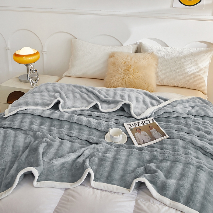 91家纺网 家纺一手货源 找家纺 七里香 2025新款A类跨境外贸托卡斯兔毛绒牛奶绒毛毯泡泡毯多功能盖毯 泡泡毯-浅灰