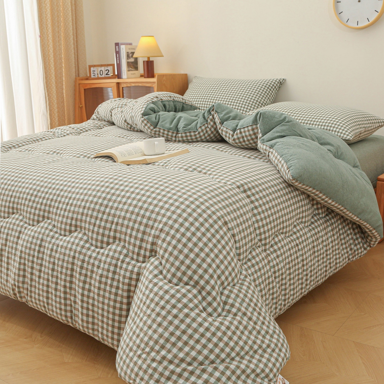 91家纺网 家纺一手货源 找家纺 牛魔王家居 2025新款水洗棉格子冬被春秋被纤维被被子 绿小格