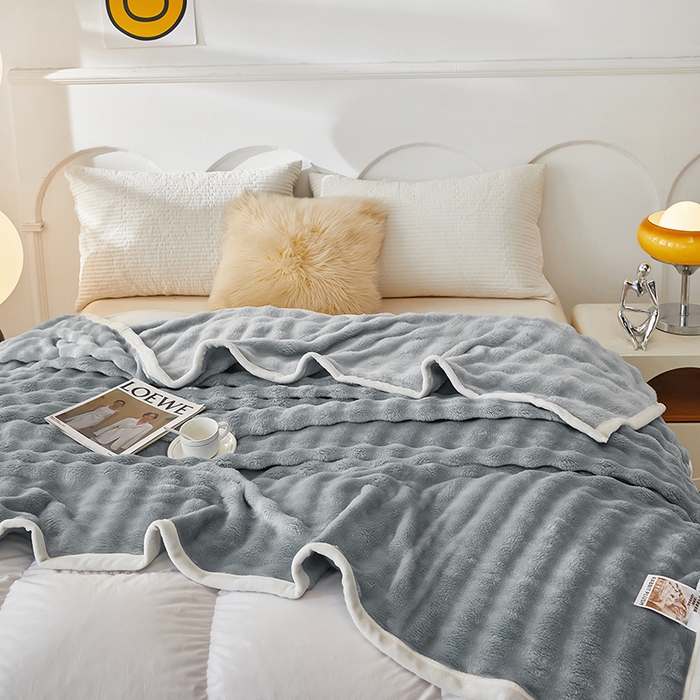 91家纺网 家纺一手货源 找家纺 七里香 2025新款A类跨境外贸托卡斯兔毛绒牛奶绒毛毯泡泡毯多功能盖毯 泡泡毯-浅灰