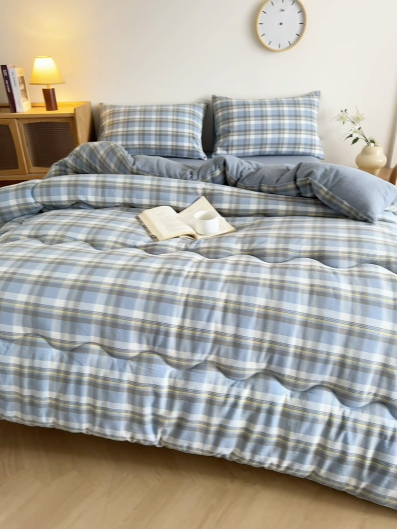 91家纺网 家纺一手货源 找家纺 牛魔王家居 2025新款水洗棉格子冬被春秋被纤维被被子 简兮兰