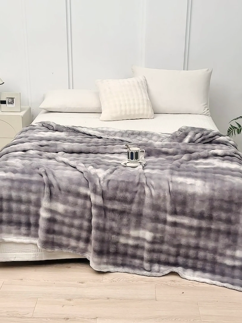 91家纺网 家纺一手货源 找家纺 肖恩毯业 2025新款托斯卡纳兔毛绒炫彩毛毯泡泡绒牛奶绒毯沙发盖毯跨境专供外贸出口可定制尺寸量大可谈 炫彩深灰