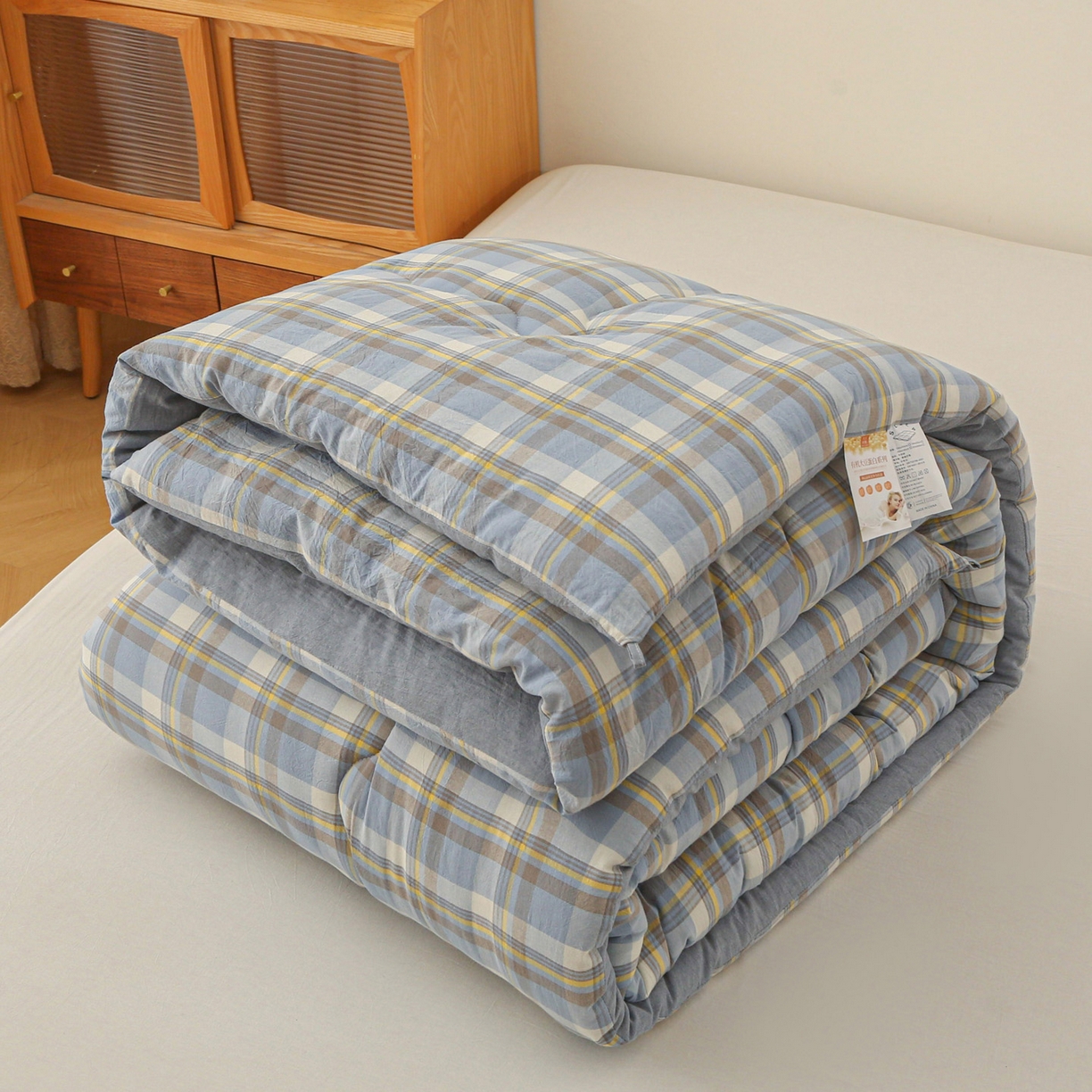 91家纺网 家纺一手货源 找家纺 牛魔王家居 2025新款水洗棉格子冬被春秋被纤维被被子 简兮兰