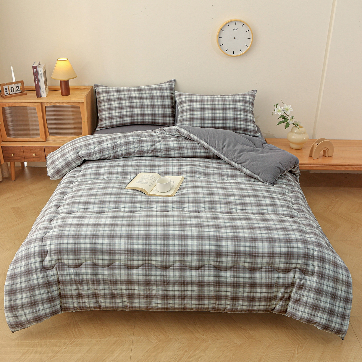 91家纺网 家纺一手货源 找家纺 牛魔王家居 2025新款水洗棉格子冬被春秋被纤维被被子 艾琳-灰