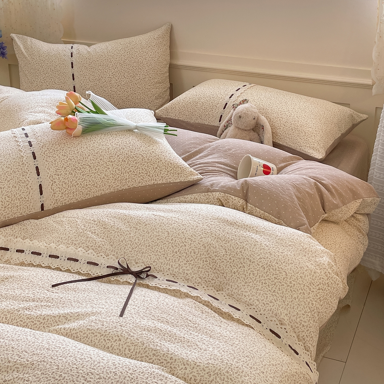 91家纺网 家纺一手货源 找家纺 韩后家纺 2025新款木棉印花四件套 塞纳花园-咖