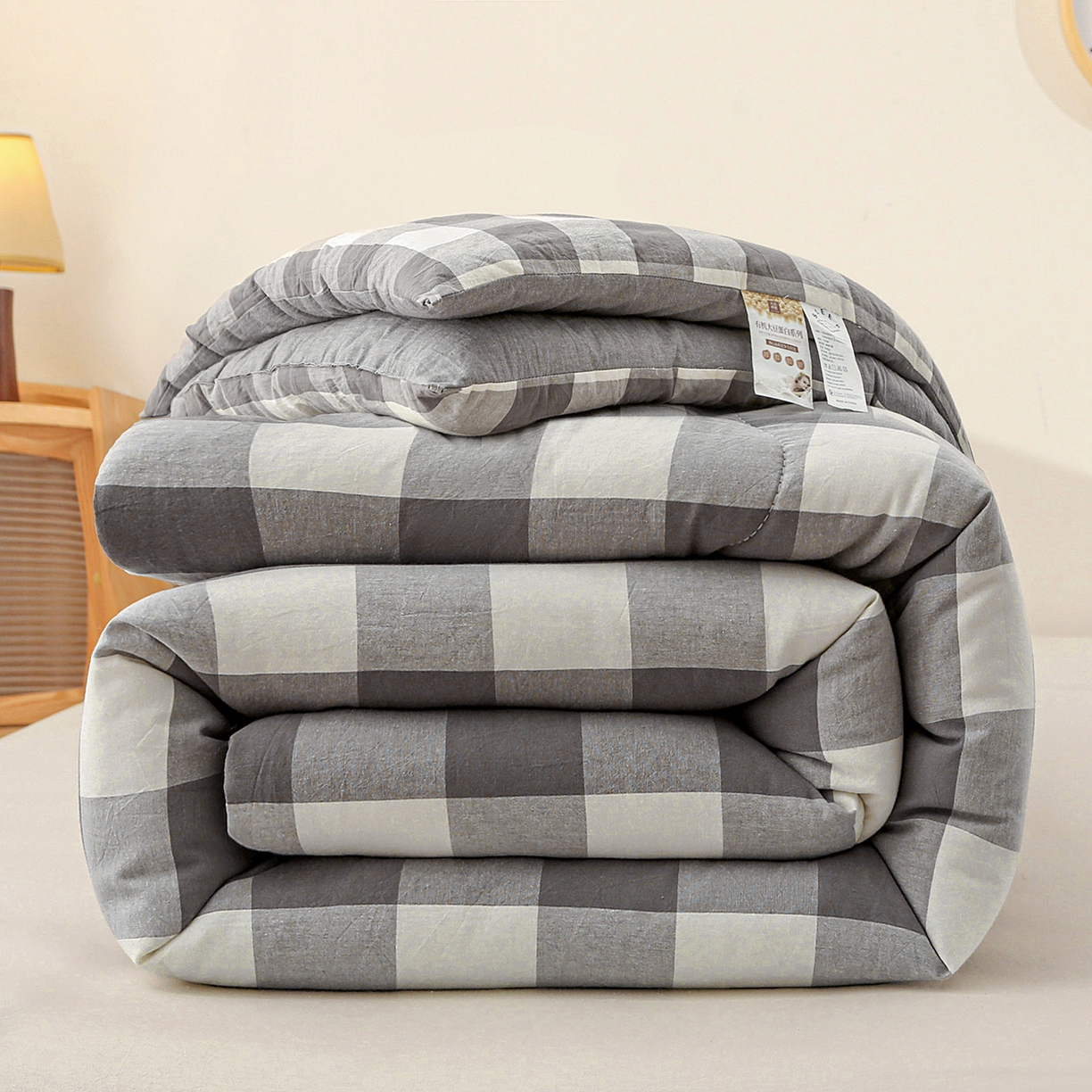 91家纺网 家纺一手货源 找家纺 牛魔王家居 2025新款水洗棉格子冬被春秋被纤维被被子 灰中格