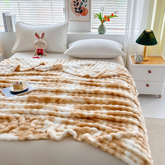 91家纺网 家纺一手货源 找家纺 肖恩毯业 2025新款托斯卡纳兔毛绒炫彩毛毯泡泡绒牛奶绒毯沙发盖毯跨境专供外贸出口可定制尺寸量大可谈 炫彩咖