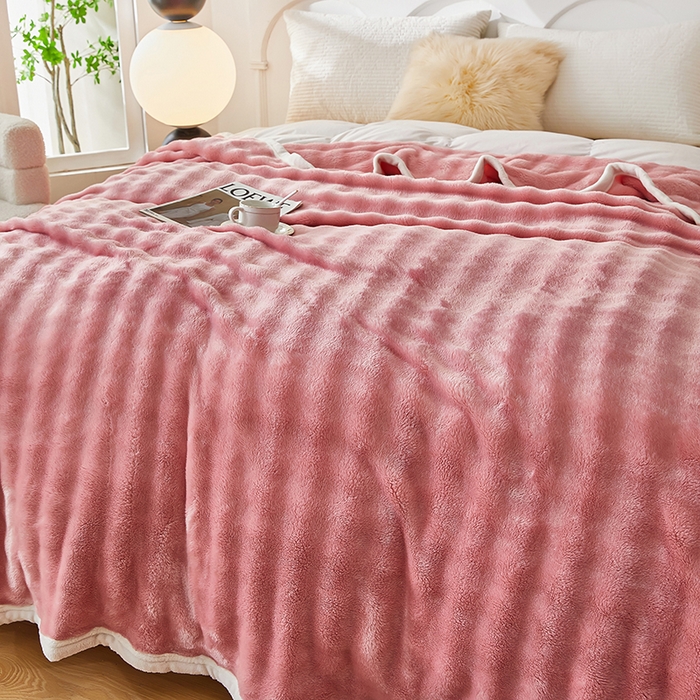 91家纺网 家纺一手货源 找家纺 七里香 2025新款A类跨境外贸托卡斯兔毛绒牛奶绒毛毯泡泡毯多功能盖毯 泡泡毯-粉红