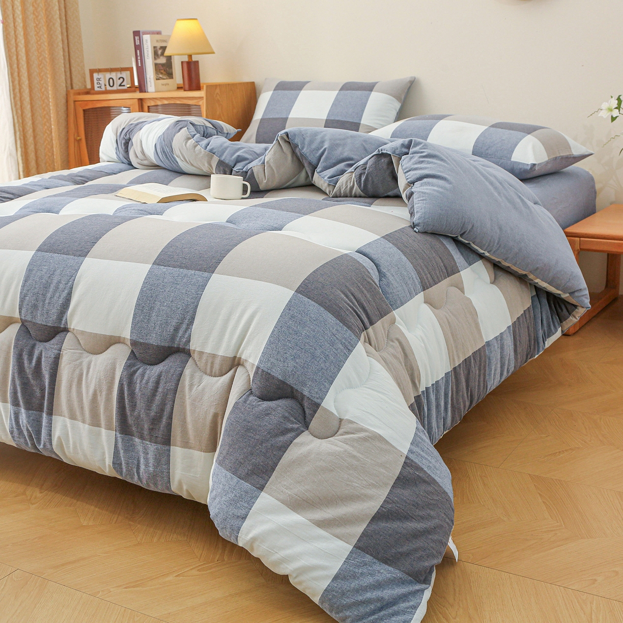 91家纺网 家纺一手货源 找家纺 牛魔王家居 2025新款水洗棉格子冬被春秋被纤维被被子 蓝大格