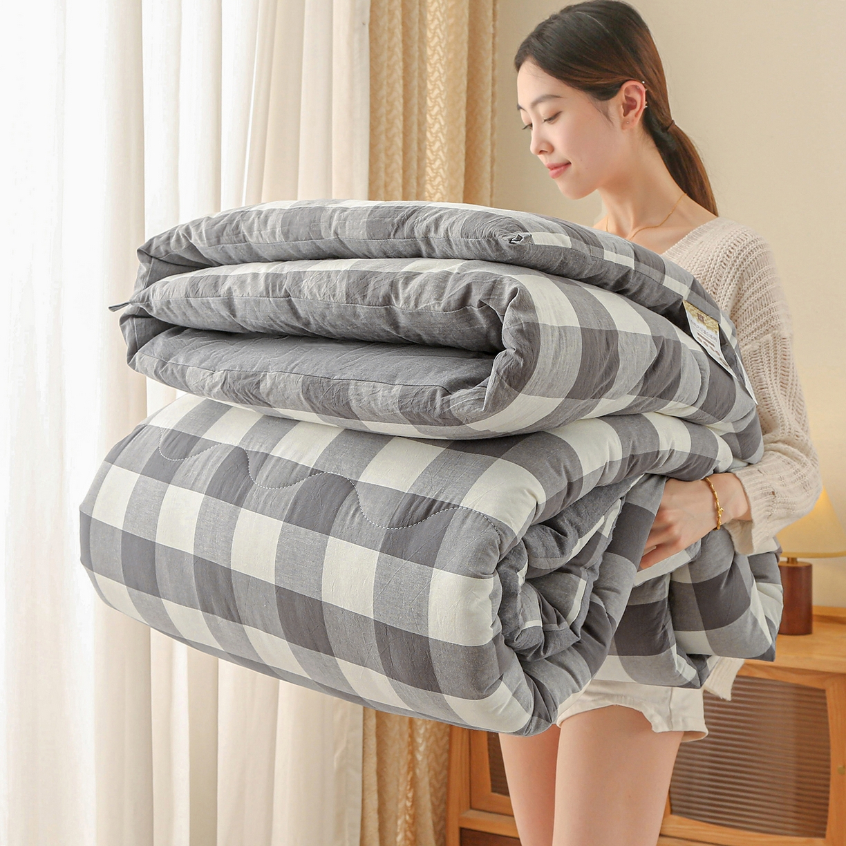 91家纺网 家纺一手货源 找家纺 牛魔王家居 2025新款水洗棉格子冬被春秋被纤维被被子 灰中格