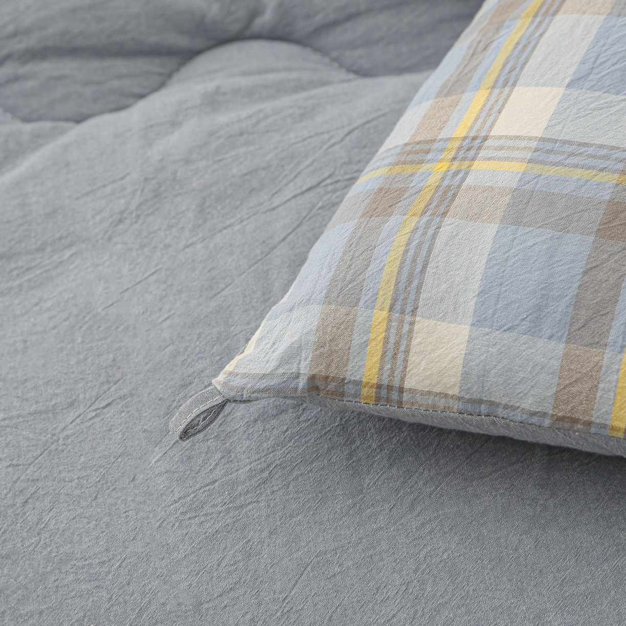 91家纺网 家纺一手货源 找家纺 牛魔王家居 2025新款水洗棉格子冬被春秋被纤维被被子 简兮兰