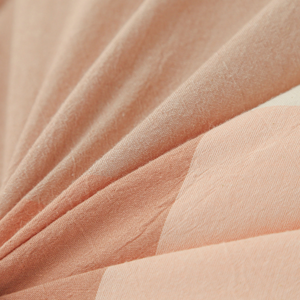 91家纺网 家纺一手货源 找家纺 牛魔王家居 2025新款水洗棉格子冬被春秋被纤维被被子 粉大格