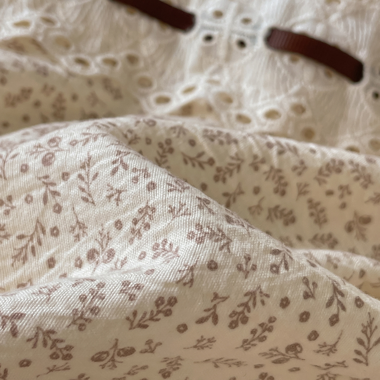 91家纺网 家纺一手货源 找家纺 韩后家纺 2025新款木棉印花四件套 塞纳花园-咖