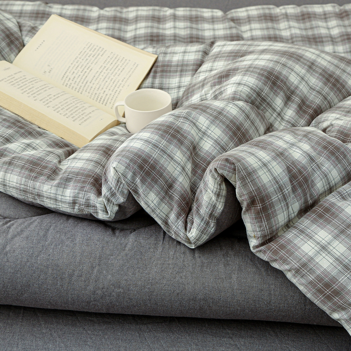 91家纺网 家纺一手货源 找家纺 牛魔王家居 2025新款水洗棉格子冬被春秋被纤维被被子 艾琳-灰