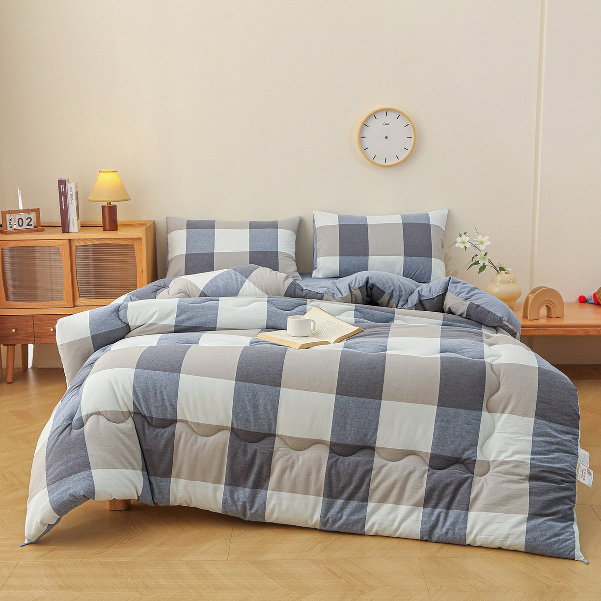 91家纺网 家纺一手货源 找家纺 牛魔王家居 2025新款水洗棉格子冬被春秋被纤维被被子 蓝大格