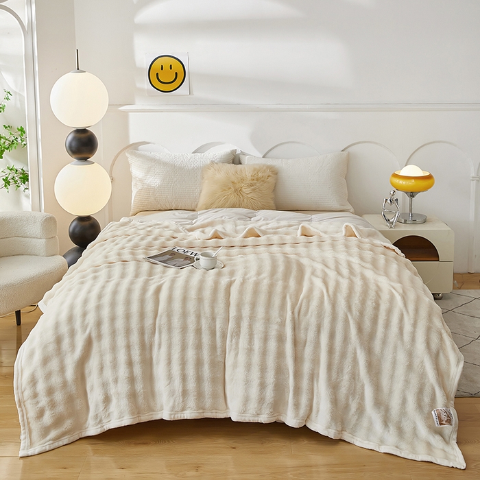 91家纺网 家纺一手货源 找家纺 （总）七里香 2025新款A类跨境外贸托卡斯兔毛绒牛奶绒毛毯泡泡毯多功能盖毯