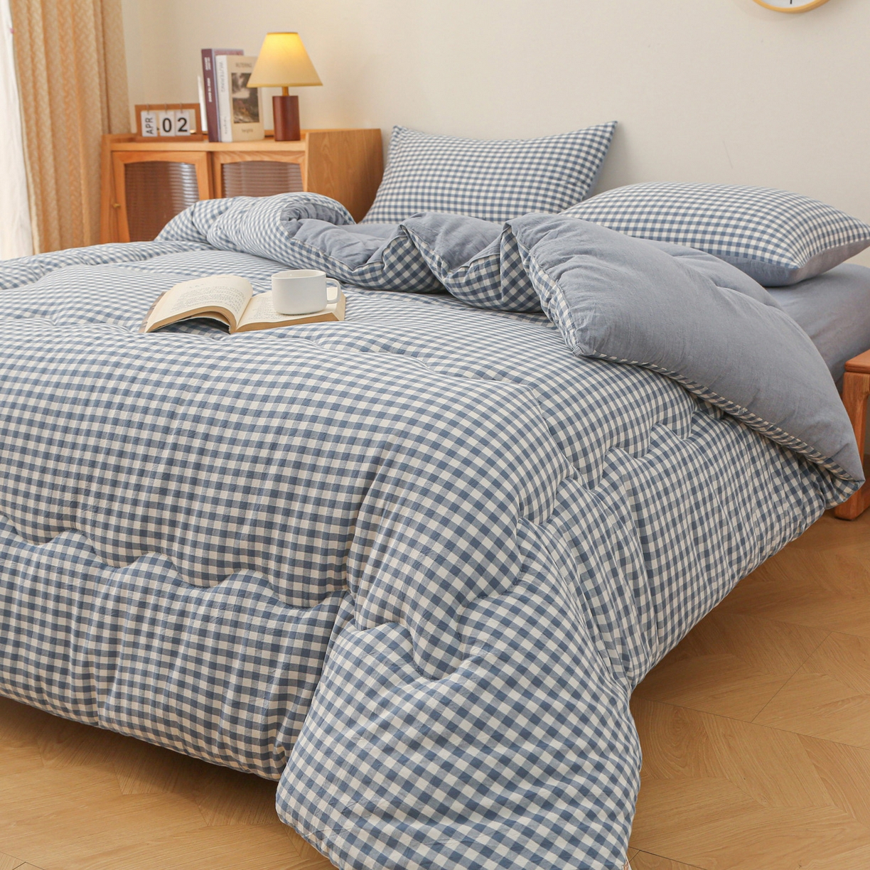91家纺网 家纺一手货源 找家纺 牛魔王家居 2025新款水洗棉格子冬被春秋被纤维被被子 蓝小格