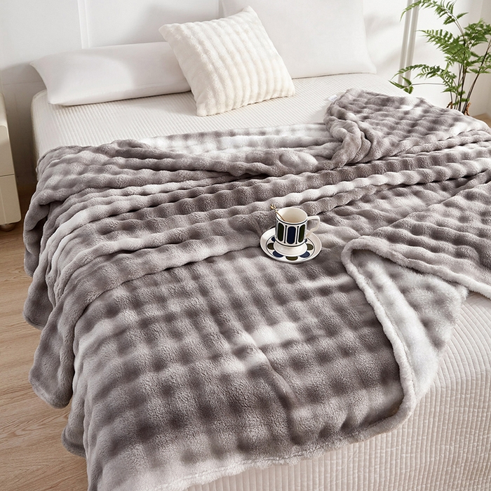 91家纺网 家纺一手货源 找家纺 肖恩毯业 2025新款托斯卡纳兔毛绒炫彩毛毯泡泡绒牛奶绒毯沙发盖毯跨境专供外贸出口可定制尺寸量大可谈 炫彩深灰