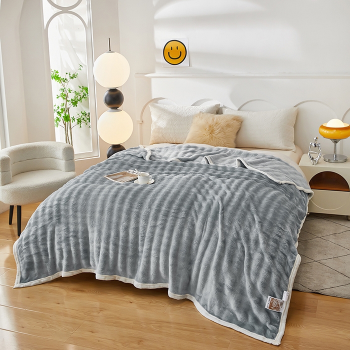 91家纺网 家纺一手货源 找家纺 七里香 2025新款A类跨境外贸托卡斯兔毛绒牛奶绒毛毯泡泡毯多功能盖毯 泡泡毯-浅灰