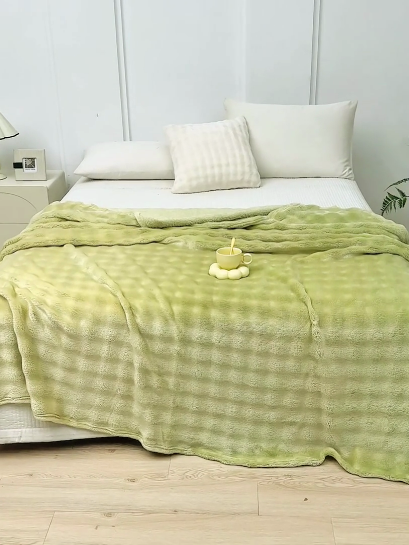 91家纺网 家纺一手货源 找家纺 肖恩毯业 2025新款托斯卡纳兔毛绒炫彩毛毯泡泡绒牛奶绒毯沙发盖毯跨境专供外贸出口可定制尺寸量大可谈 炫彩果绿