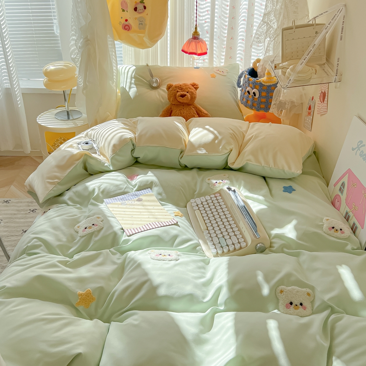 91家纺网 家纺一手货源 找家纺 韩巢家纺 2025新款学生宿舍寝室高低床水洗棉毛巾绣学生季被套床单三件套-幸运熊 幸运熊浅绿黄
