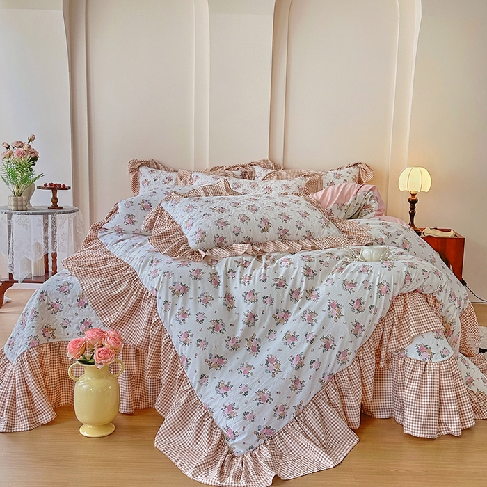 91家纺网 家纺一手货源 找家纺 易辰美 2025新款法式公主风夹棉床盖四件套 蔻依娜-粉