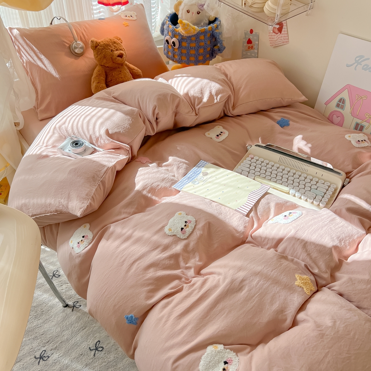 91家纺网 家纺一手货源 找家纺 韩巢家纺 2025新款学生宿舍寝室高低床水洗棉毛巾绣学生季被套床单三件套-幸运熊 幸运熊奶咖