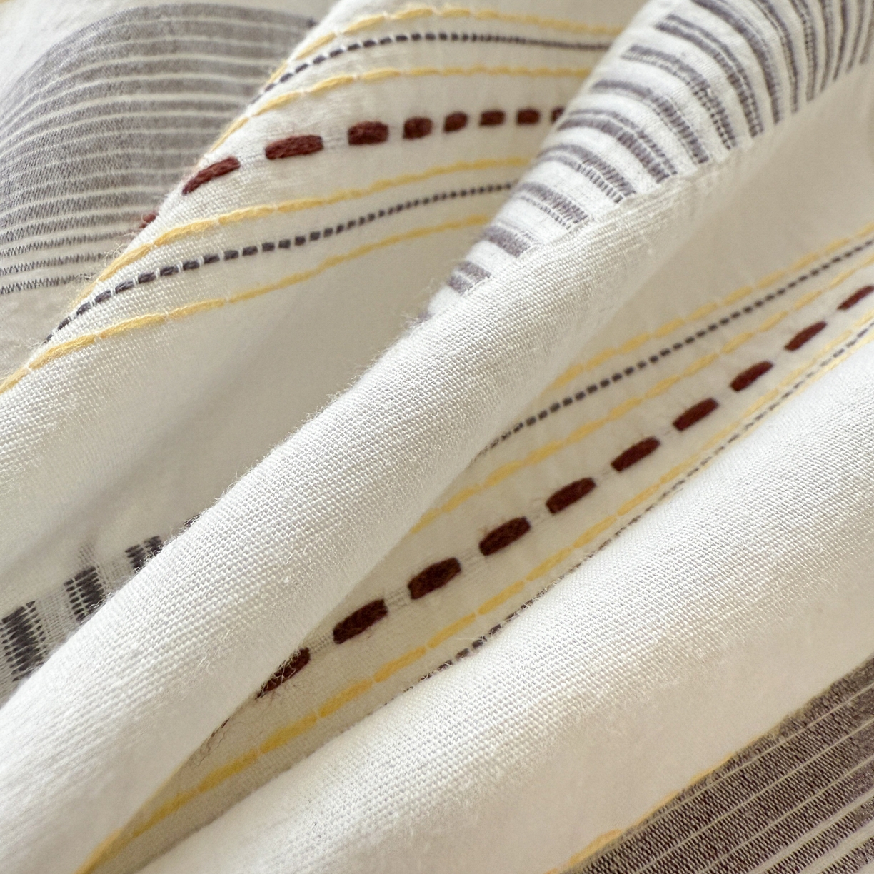 91家纺网 家纺一手货源 找家纺 眠博士 2025新款A类立体穿线提花纯棉四件套 提花股线套件-素简 米