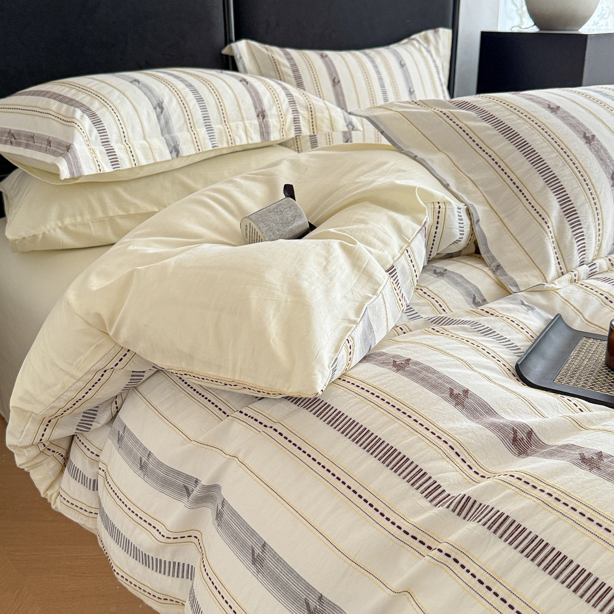 91家纺网 家纺一手货源 找家纺 眠博士 2025新款A类立体穿线提花纯棉四件套 提花股线套件-素简 米