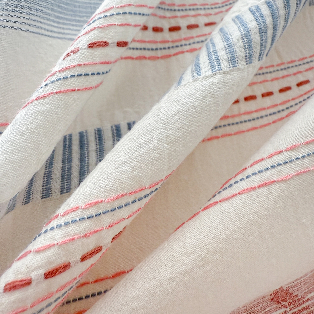 91家纺网 家纺一手货源 找家纺 眠博士 2025新款A类立体穿线提花纯棉四件套 提花股线套件-素简 粉