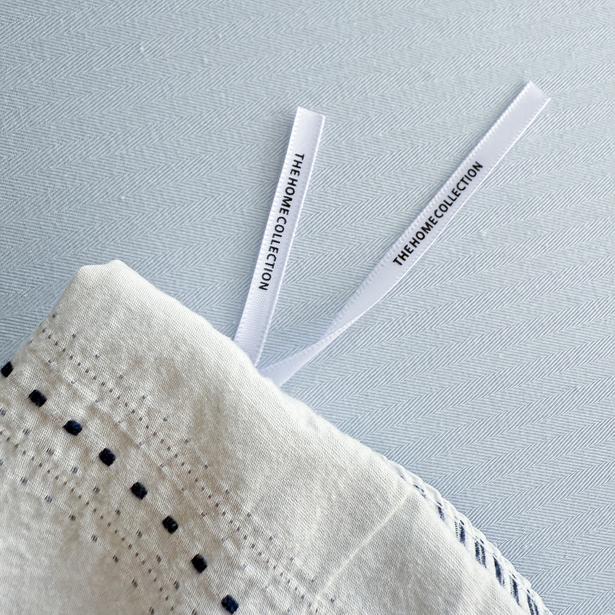 91家纺网 家纺一手货源 找家纺 眠博士 2025新款A类立体穿线提花纯棉四件套 提花股线套件-素简 蓝