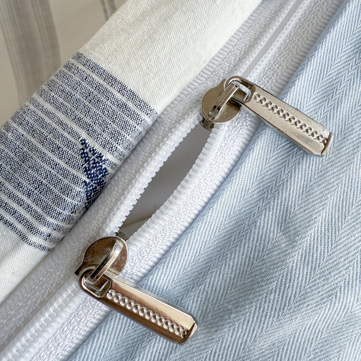 91家纺网 家纺一手货源 找家纺 眠博士 2025新款A类立体穿线提花纯棉四件套 提花股线套件-素简 蓝