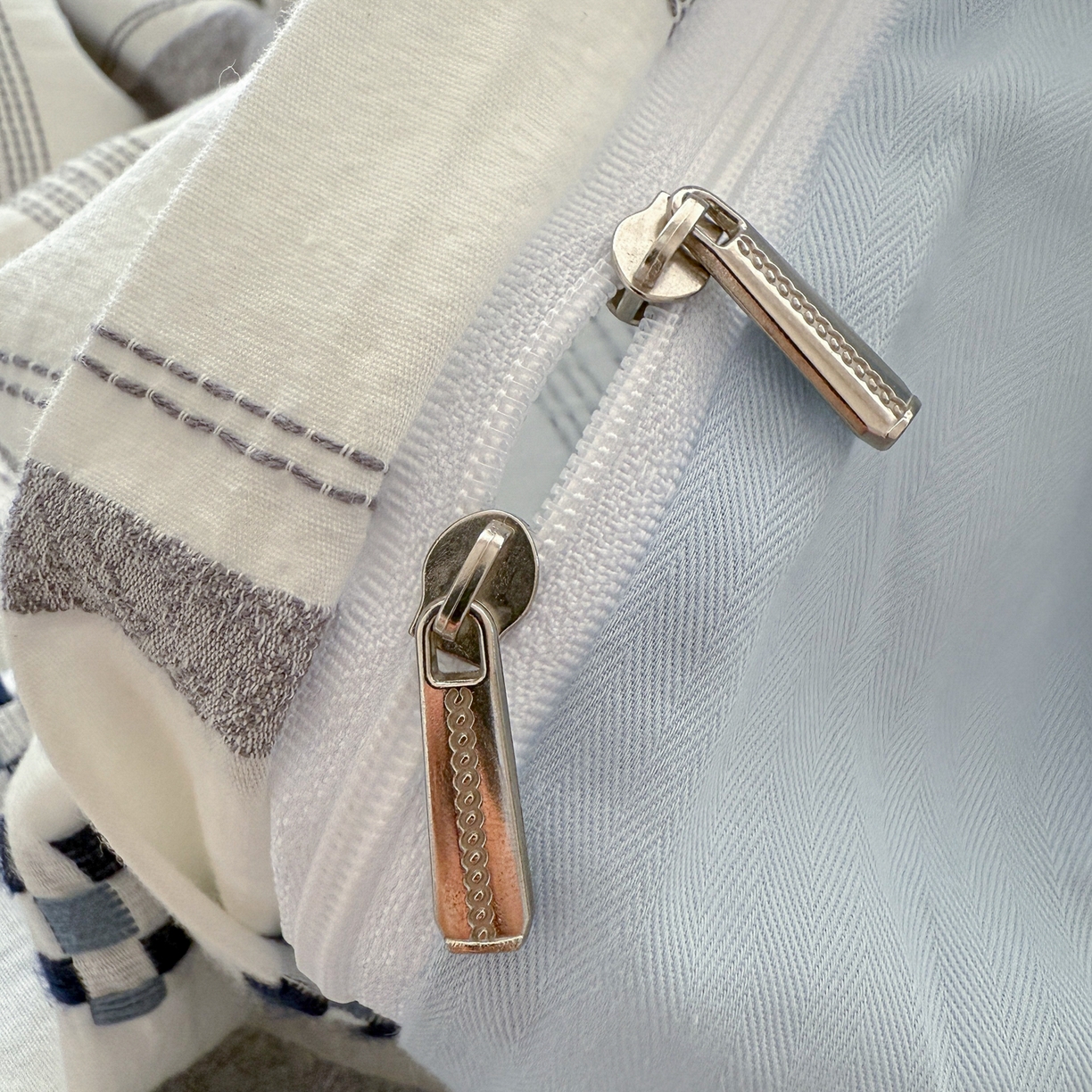 91家纺网 家纺一手货源 找家纺 眠博士 2025新款A类立体穿线提花纯棉四件套 提花股线套件-未来 蓝