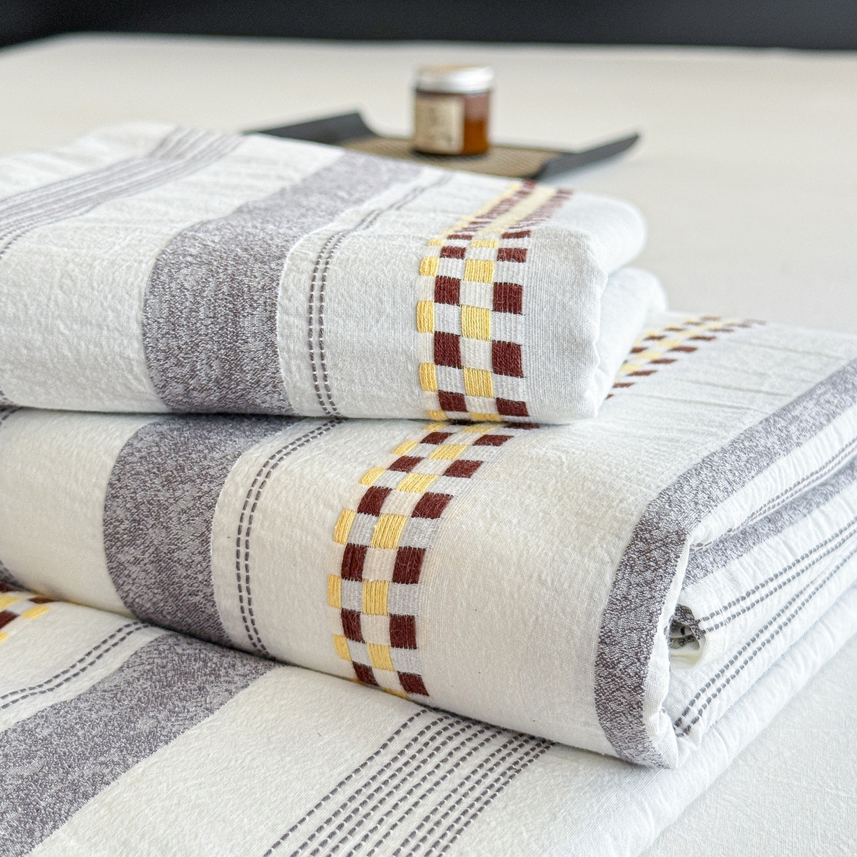 91家纺网 家纺一手货源 找家纺 眠博士 2025新款A类立体穿线提花纯棉单床单 提花股线床单-未来 灰