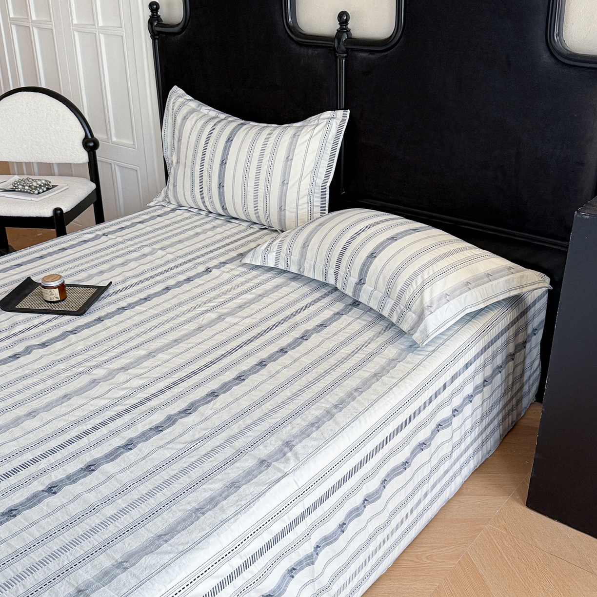 91家纺网 家纺一手货源 找家纺 眠博士 2025新款A类立体穿线提花纯棉单床单 提花股线床单-素简 蓝