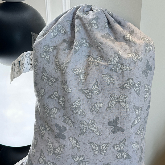 91家纺网 家纺一手货源 找家纺 美丽坊 2025新款仿棉麻亚麻质感复古原麻四件套（配同花色布袋五件套） 蝶影