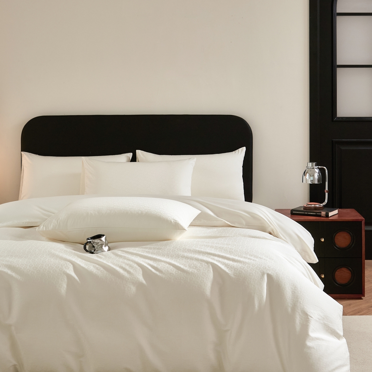 91家纺网 家纺一手货源 找家纺 （总）ONE TWO ONE 1212025新款高支高密长绒棉贡缎精工提花四件套-壹朵甜甜（为了各位老板们都有利润空间，平台控价券后不得低于228/318/338元，感谢您的配合与支持！）