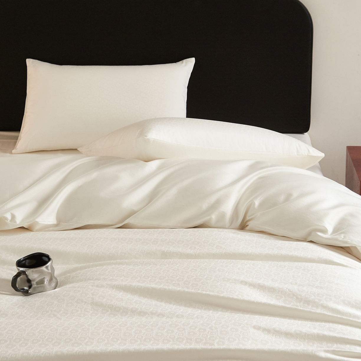 91家纺网 家纺一手货源 找家纺 （总）ONE TWO ONE 1212025新款高支高密长绒棉贡缎精工提花四件套-壹朵甜甜（为了各位老板们都有利润空间，平台控价券后不得低于228/318/338元，感谢您的配合与支持！）