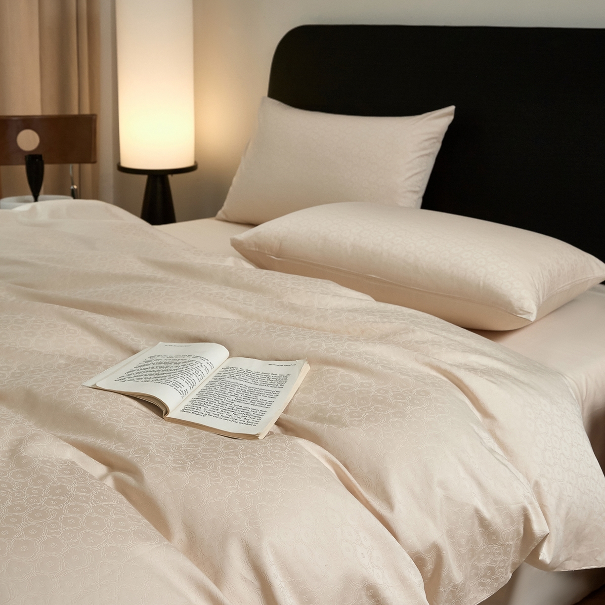 91家纺网 家纺一手货源 找家纺 ONE TWO ONE 1212025新款高支高密长绒棉贡缎精工提花四件套-壹朵甜甜（为了各位老板们都有利润空间，平台控价券后不得低于228/318/338元，感谢您的配合与支持！） 壹朵甜甜-米