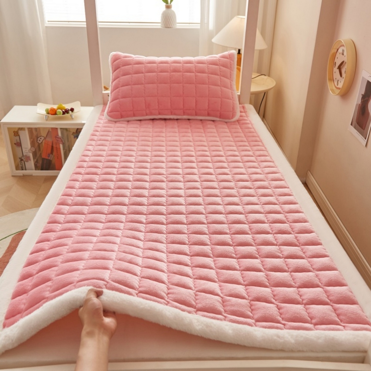 91家纺网 家纺一手货源 找家纺 （总）东宇床垫 2025新款A类牛奶绒印花直角防滑床垫床褥三件套-学生款