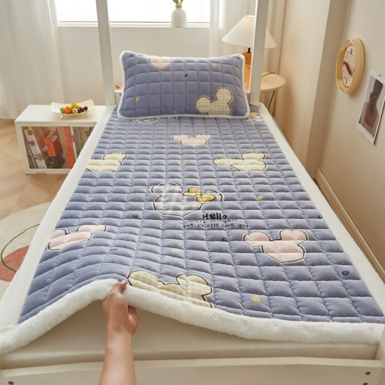 91家纺网 家纺一手货源 找家纺 （总）东宇床垫 2025新款A类牛奶绒印花直角防滑床垫床褥三件套-学生款