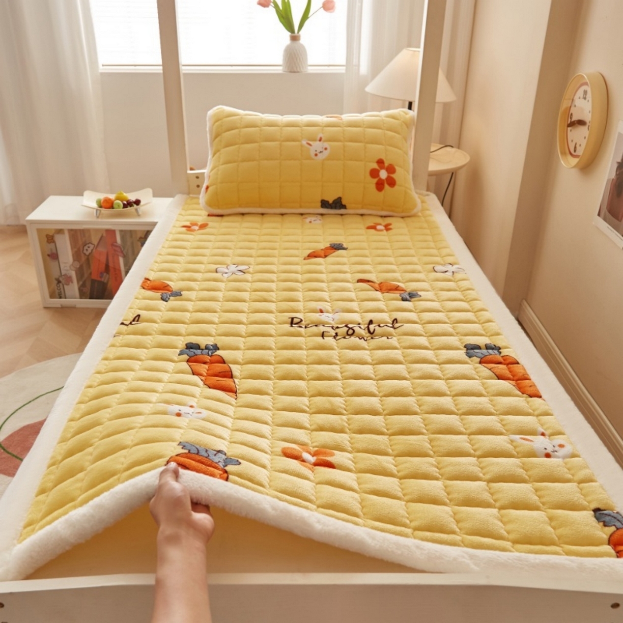 91家纺网 家纺一手货源 找家纺 （总）东宇床垫 2025新款A类牛奶绒印花直角防滑床垫床褥三件套-学生款