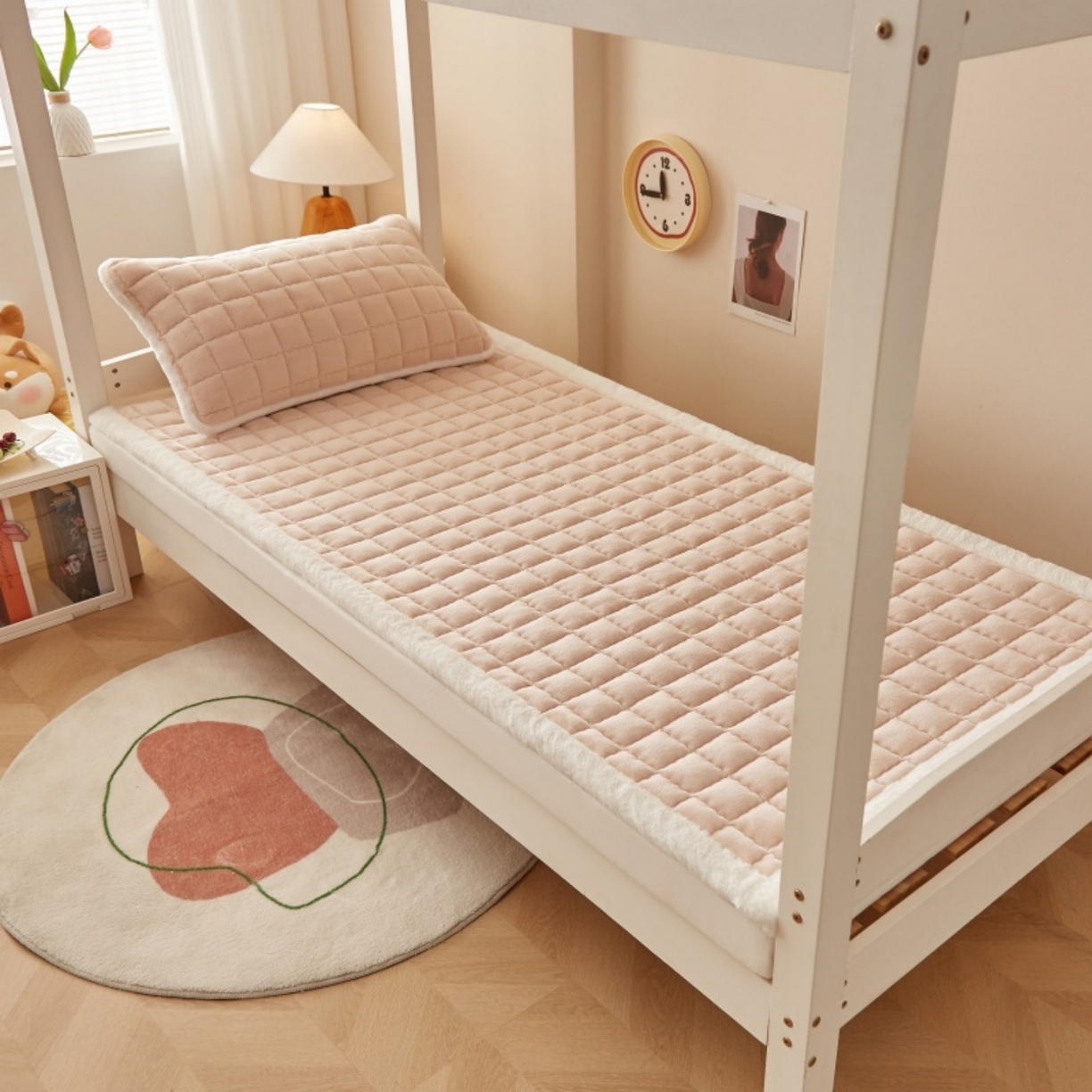 91家纺网 家纺一手货源 找家纺 东宇床垫 2025新款A类牛奶绒印花直角防滑床垫床褥三件套-学生款 暖棕格