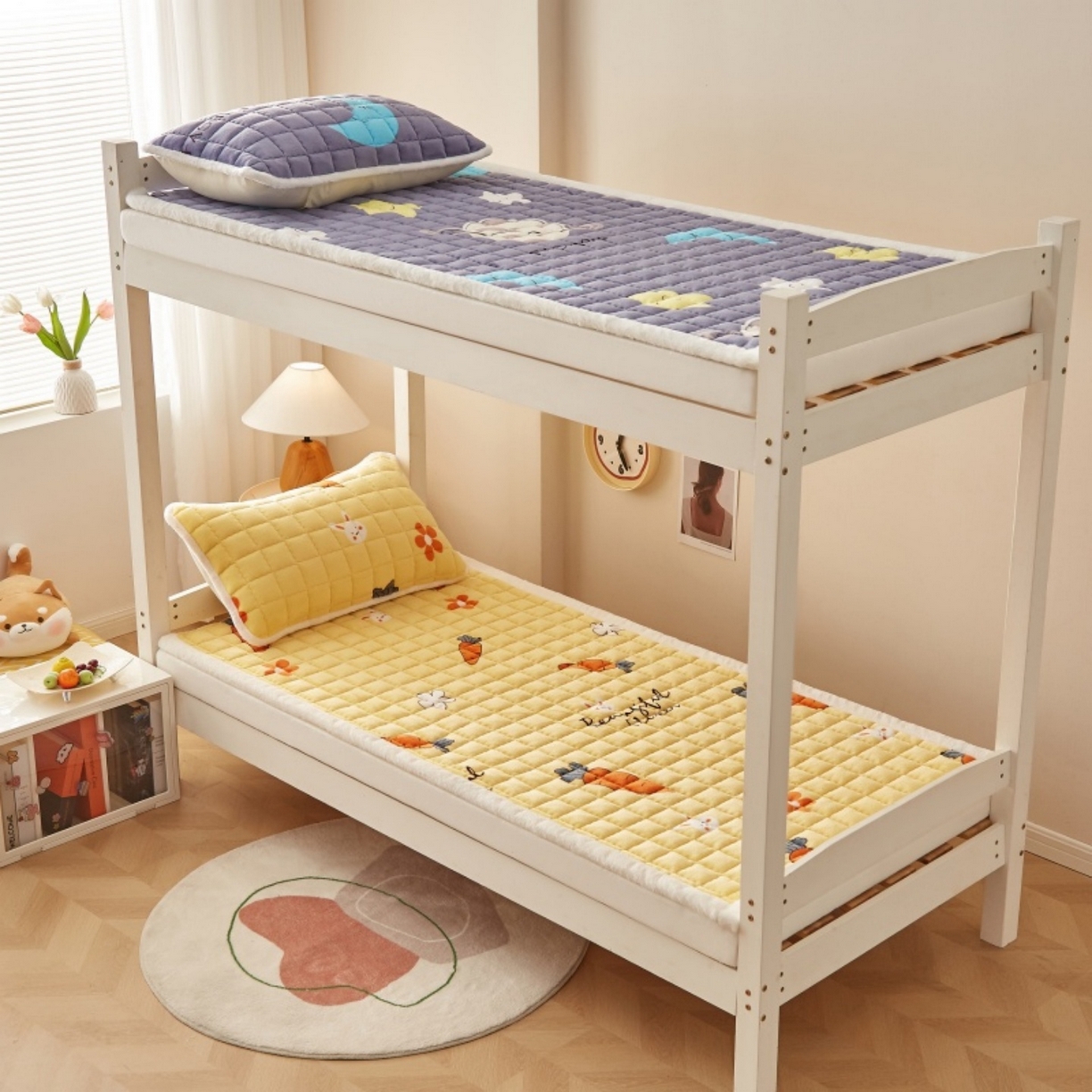 91家纺网 家纺一手货源 找家纺 东宇床垫 2025新款A类牛奶绒印花直角防滑床垫床褥三件套-学生款 兔萝花园