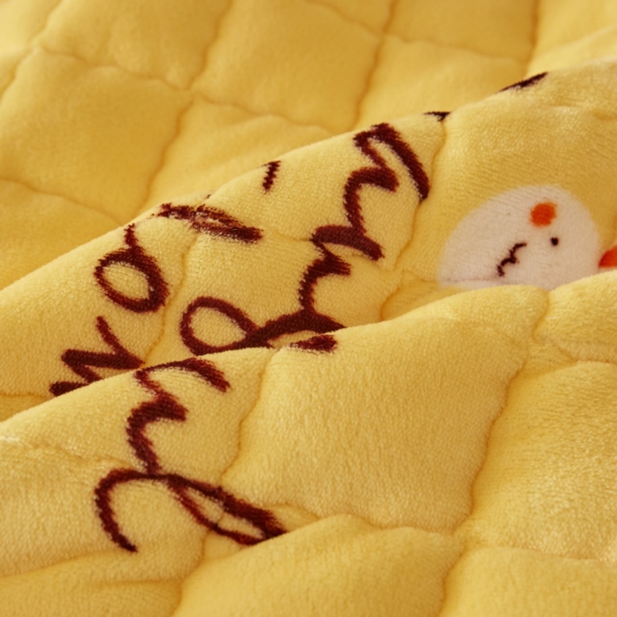 91家纺网 家纺一手货源 找家纺 东宇床垫 2025新款A类牛奶绒印花直角防滑床垫床褥三件套-学生款 兔萝花园