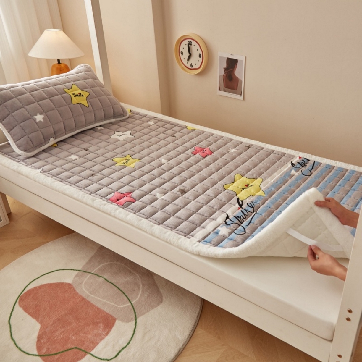 91家纺网 家纺一手货源 找家纺 东宇床垫 2025新款A类牛奶绒印花直角防滑床垫床褥三件套-学生款 五彩星空