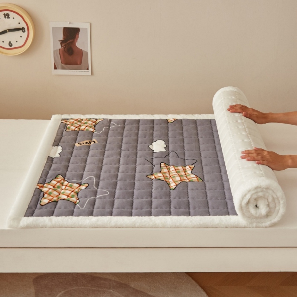91家纺网 家纺一手货源 找家纺 东宇床垫 2025新款A类牛奶绒印花直角防滑床垫床褥三件套-学生款 星云灰